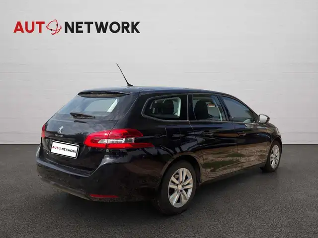 Peugeot 308 view 4