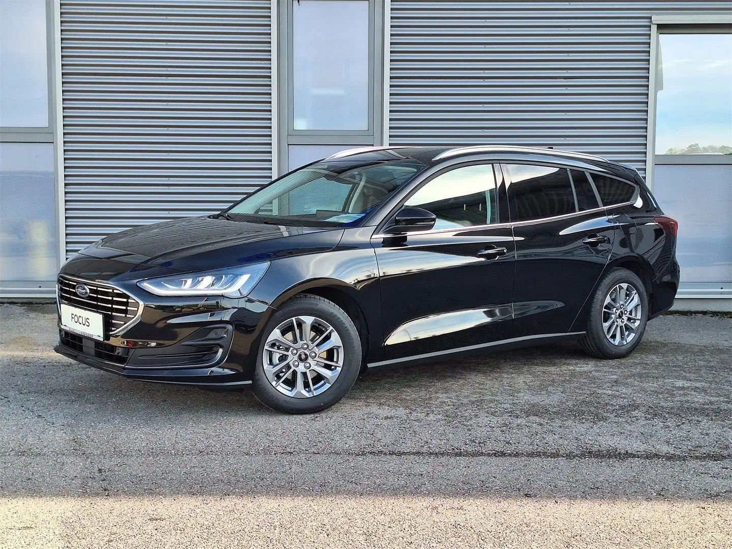 Ford Focus 1,5 EcoBlue 115PS Titanium Edition Schwarz - 2