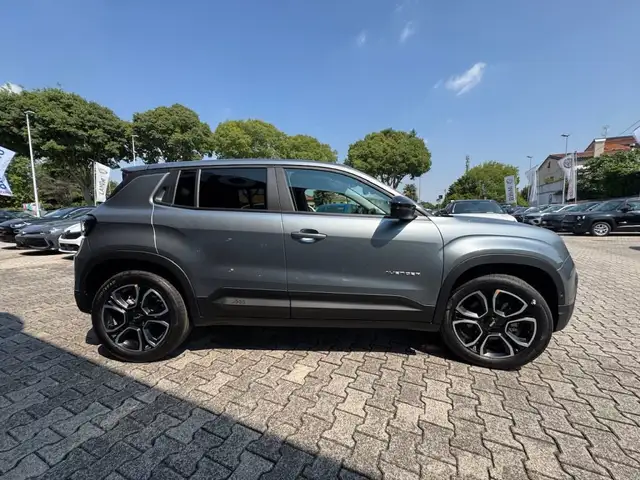Jeep Avenger view 4