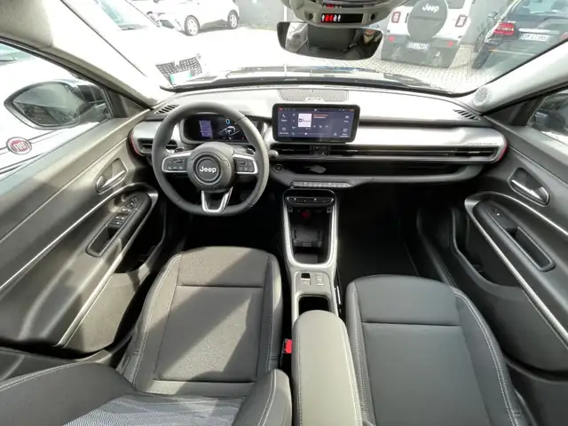 Jeep Avenger view 7