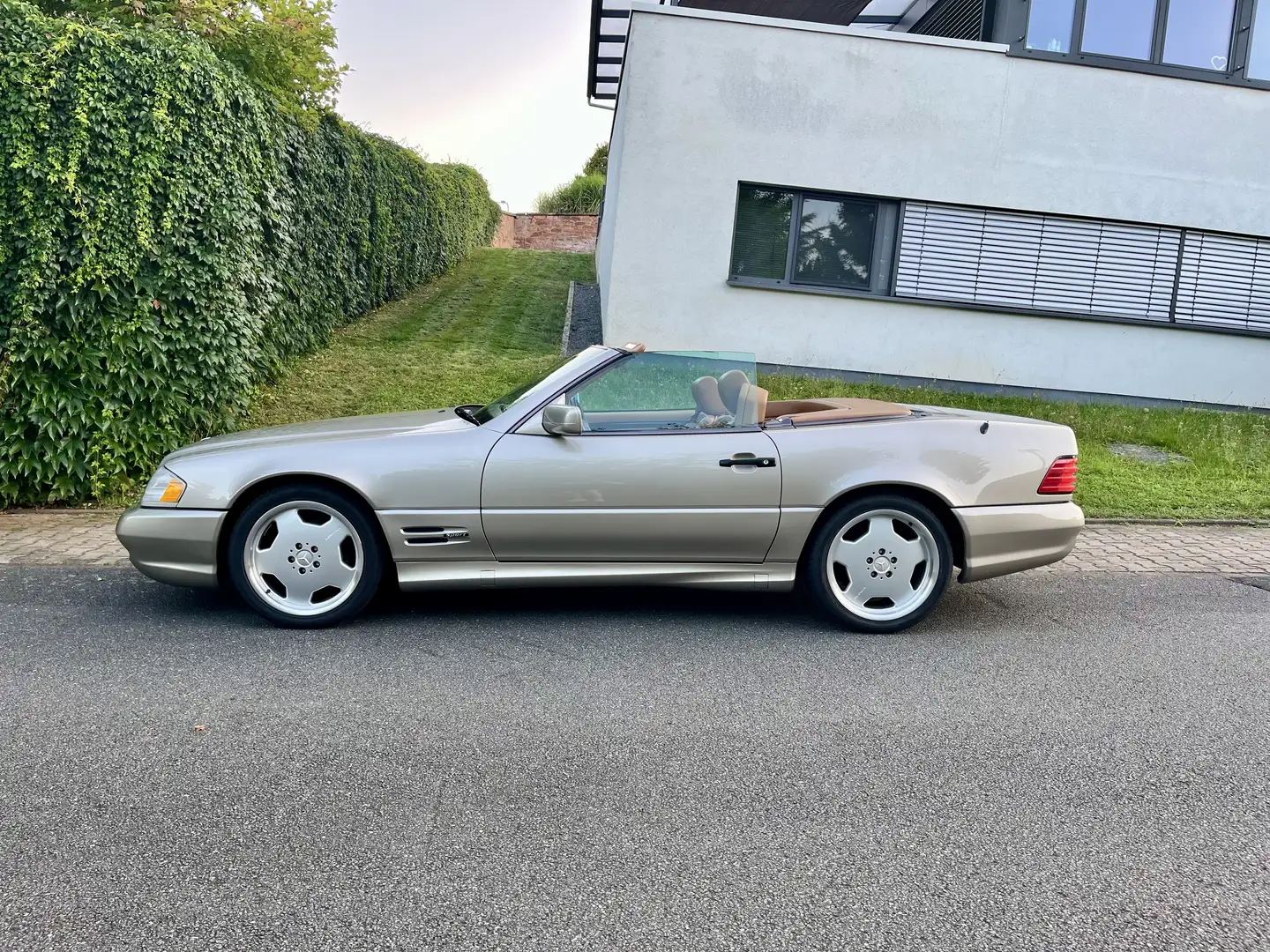 Mercedes-Benz SL 500 AMG Sport Xenon Scheckheft Top Spec & Topzustand - 1