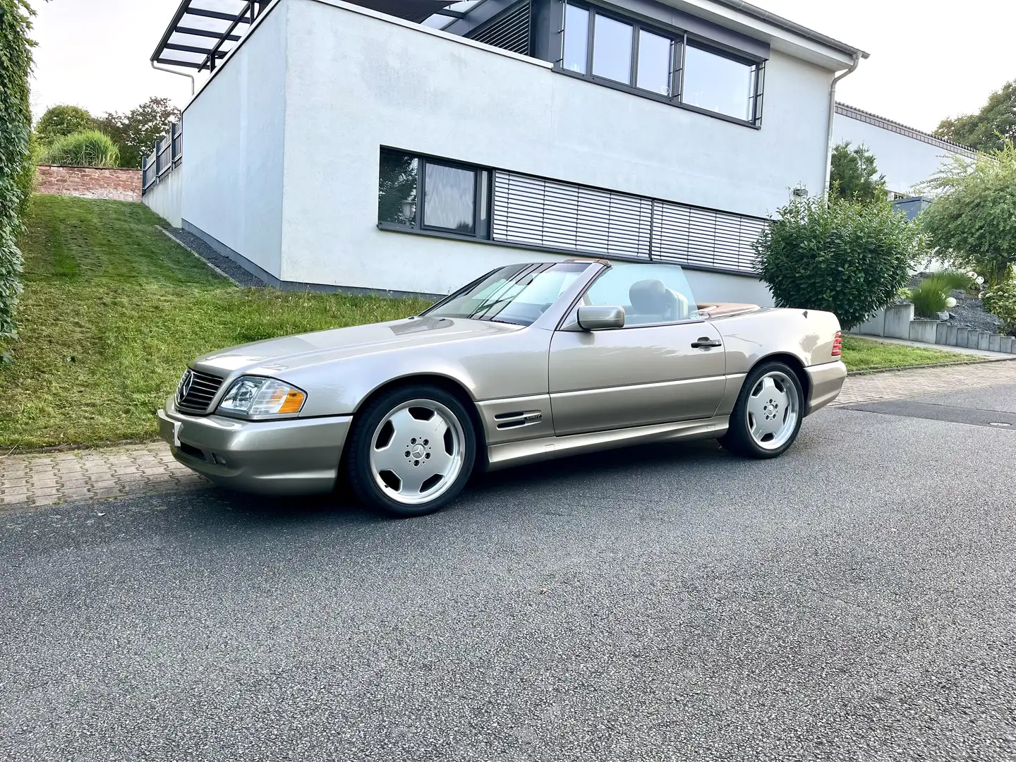 Mercedes-Benz SL 500 AMG Sport Xenon Scheckheft Top Spec & Topzustand - 2