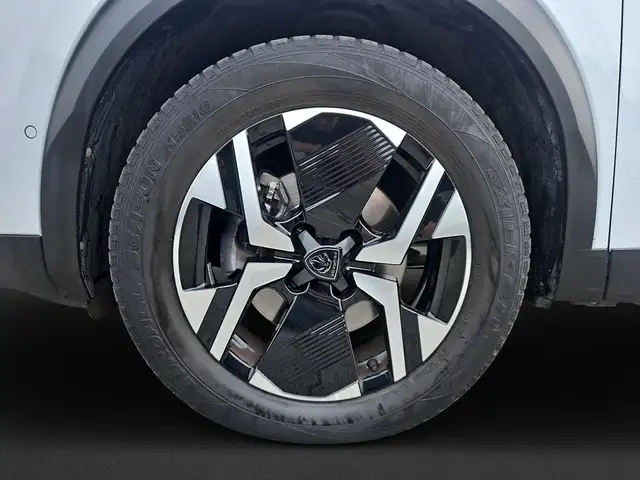 Peugeot 2008 view 9