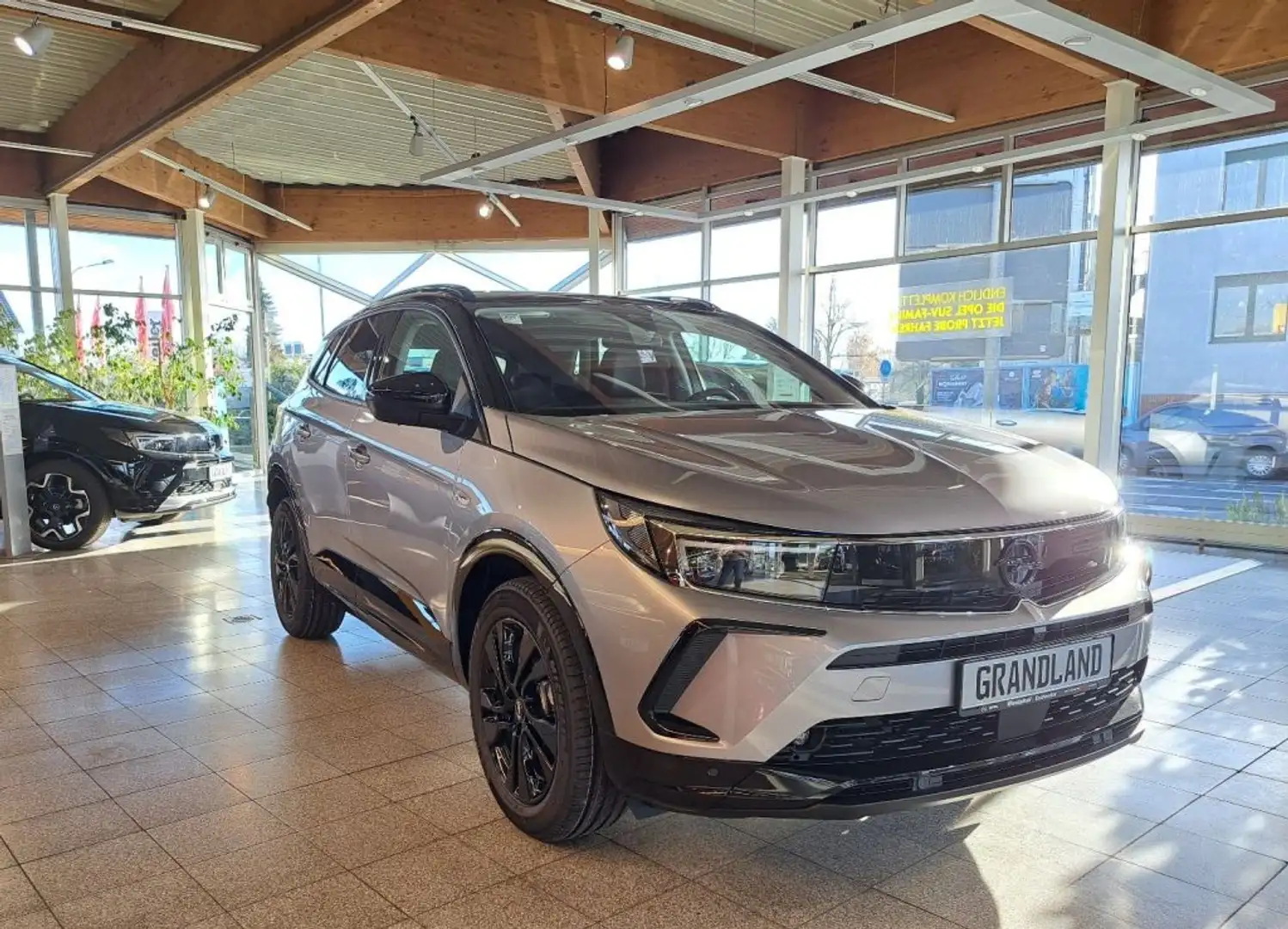 Opel Grandland 1.2 DI GS Silber - 1