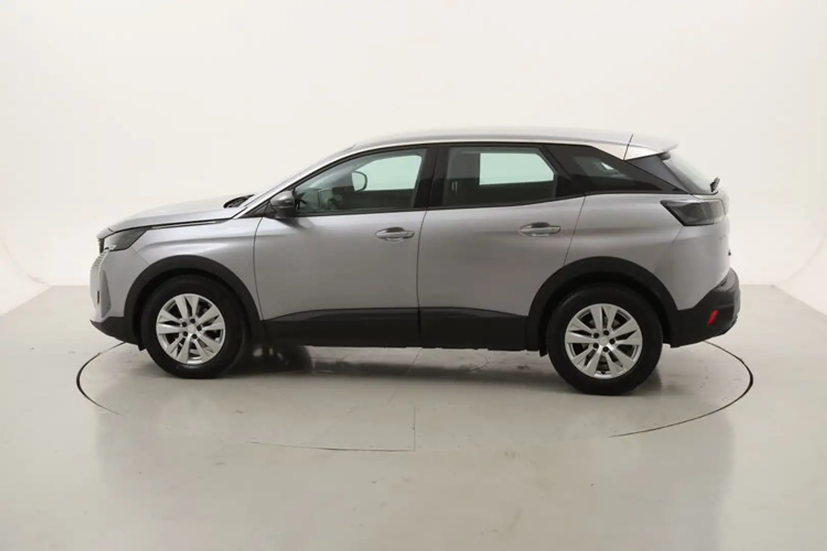 Peugeot 3008 Active Pack 1.2 Benzina 131CV Grigio - 2