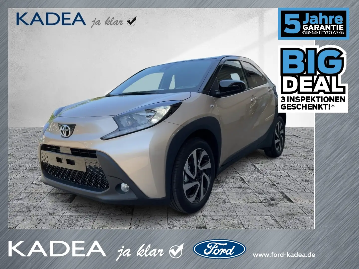 Toyota Aygo 1.0 Teamplayer +FLA SpurH KAM ACC Schwarz - 1