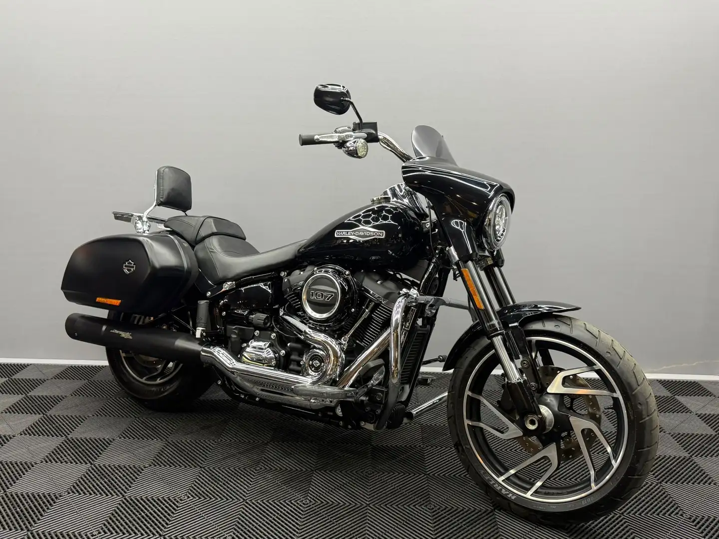 Harley-Davidson Sport Glide 107 Zwart - 1
