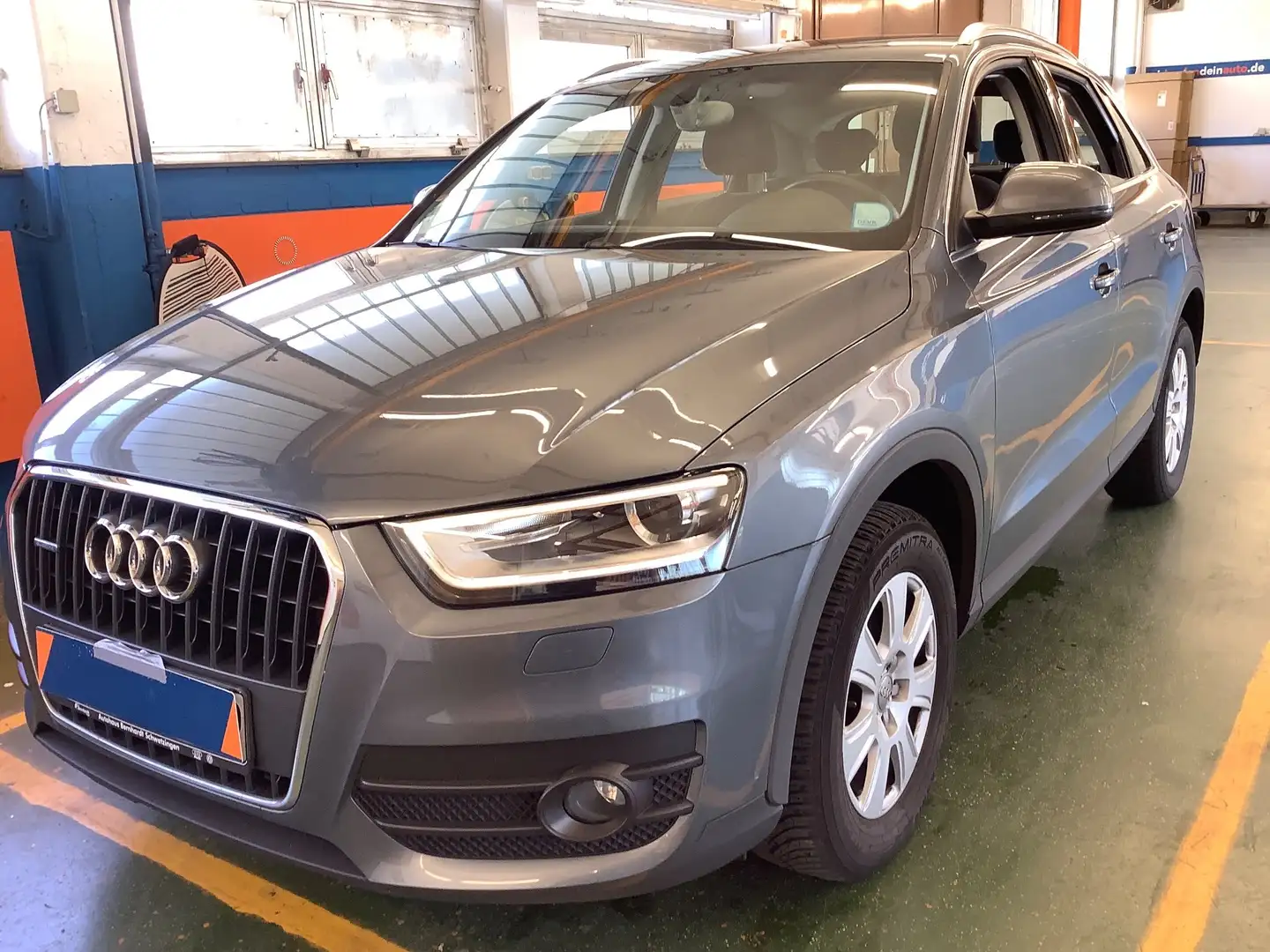 Audi Q3 2.0 TFSI quattro Grau - 2