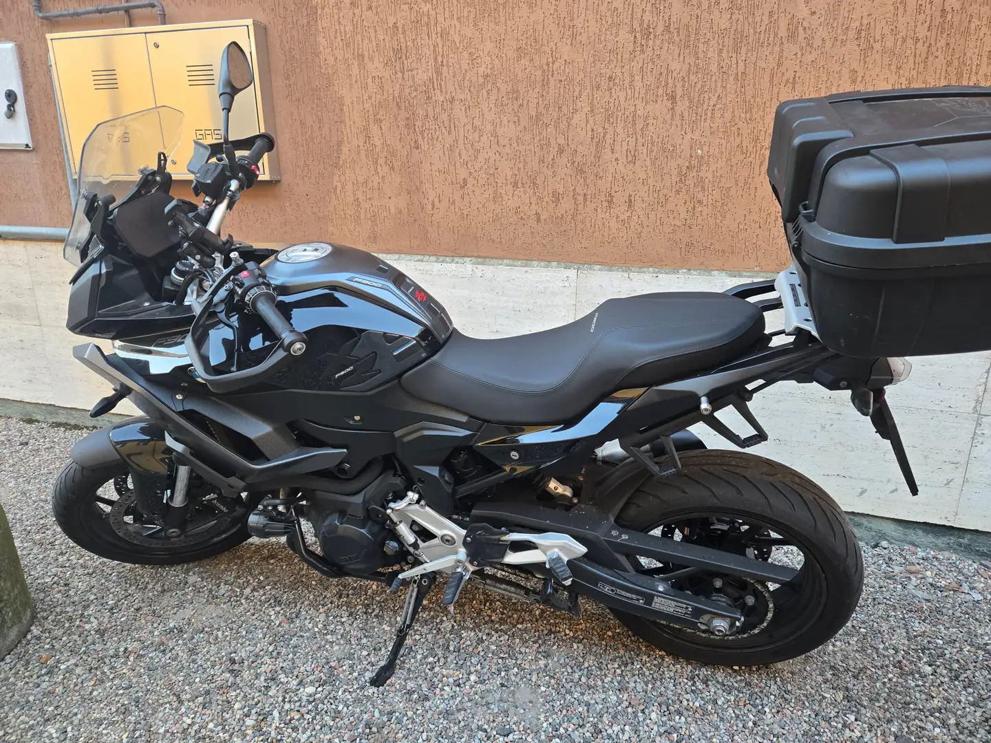 BMW F 900 XR Nero - 2