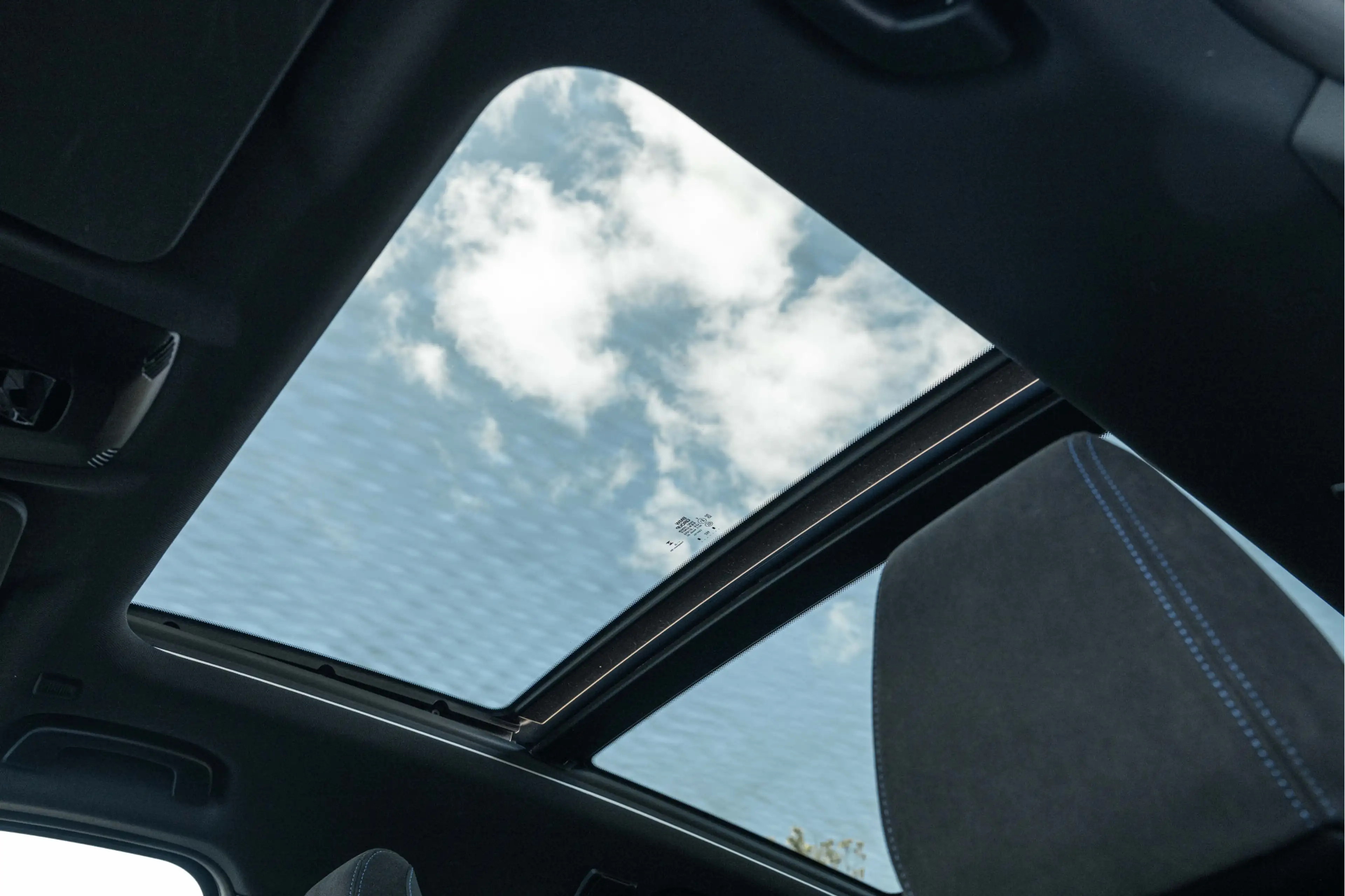BMW iX1 eDrive20 M sport / Panoramadak / Sportstoelen / Ad — photo 12