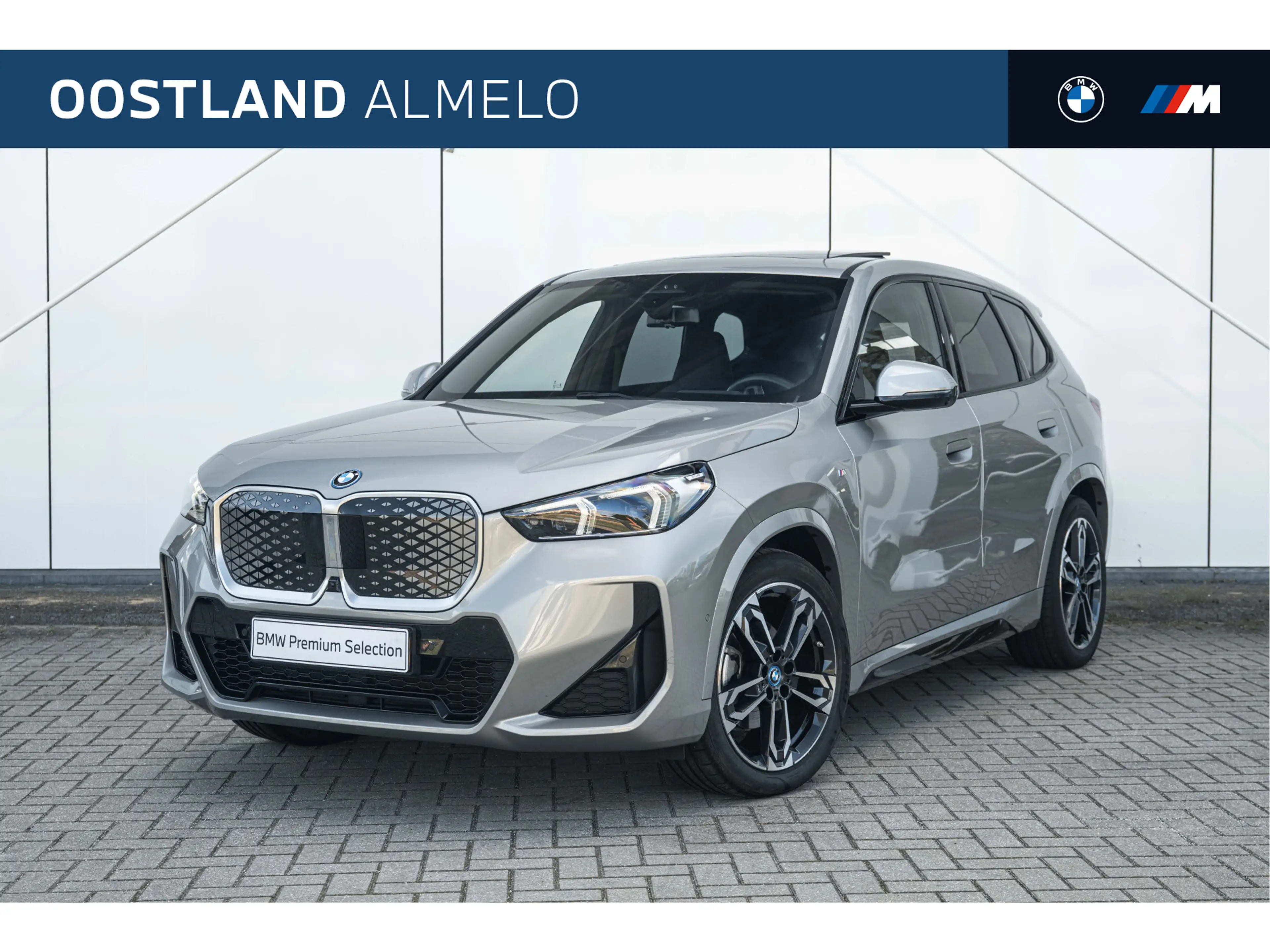 BMW iX1 eDrive20 M sport / Panoramadak / Sportstoelen / Ad