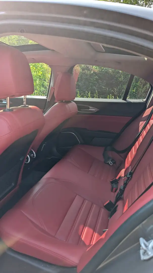 Alfa Romeo Giulia 2.2 Diesel AT8-Q4 Veloce - 2