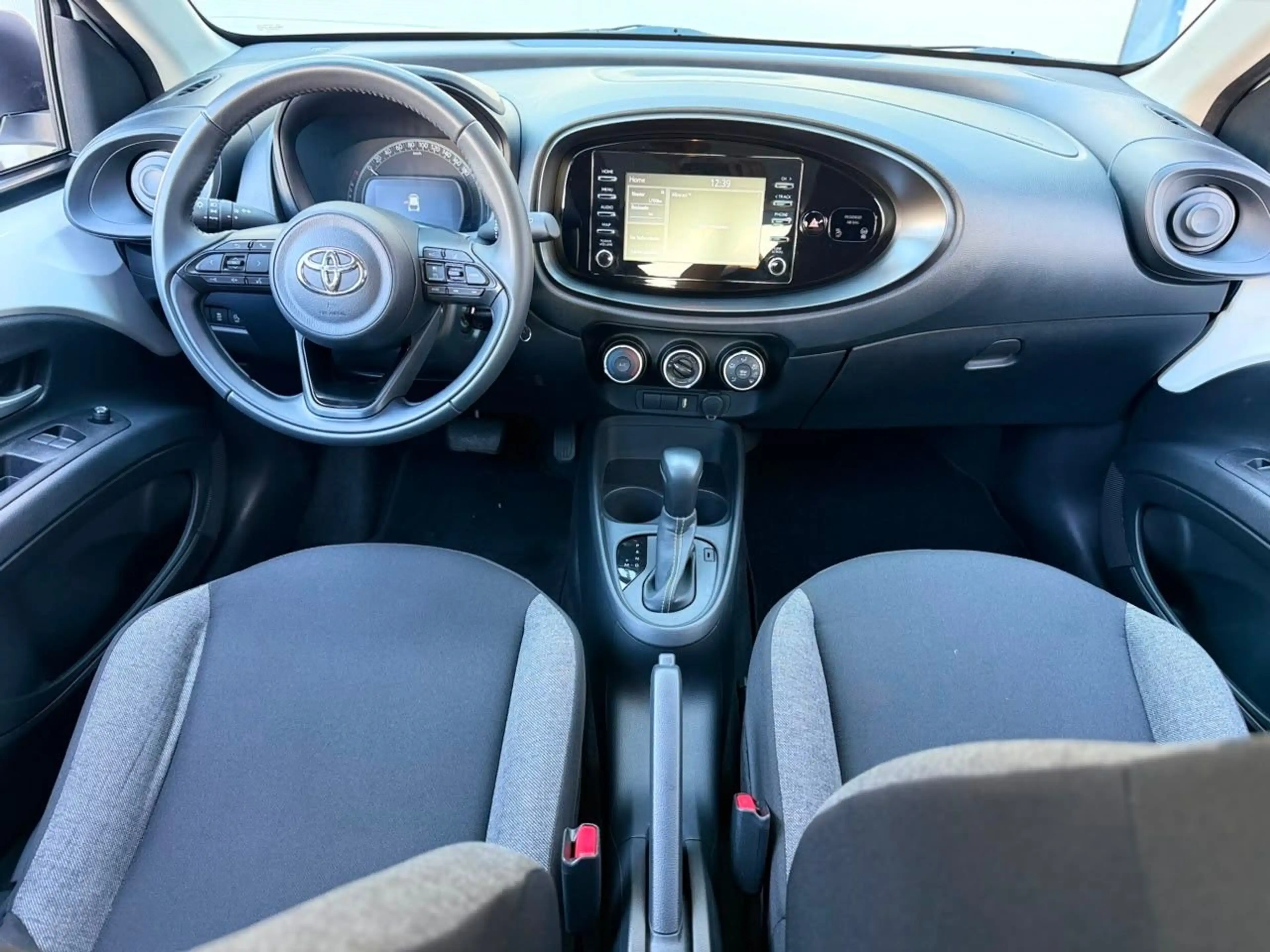 Toyota Aygo X Play — photo 12
