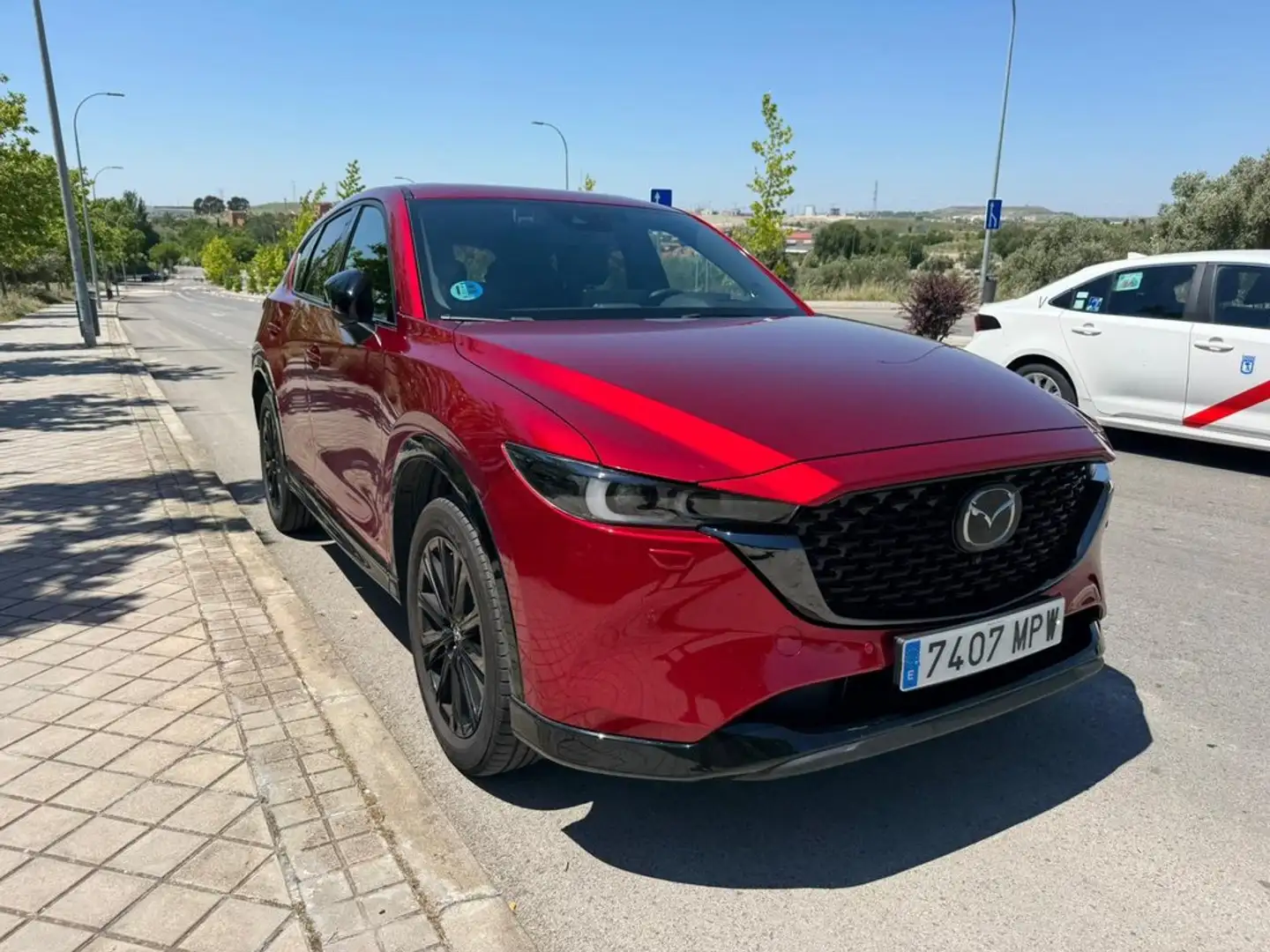 Mazda CX-5 e-Sky G MHEV 2.5 141kW AT Homura Plus Rojo - 2