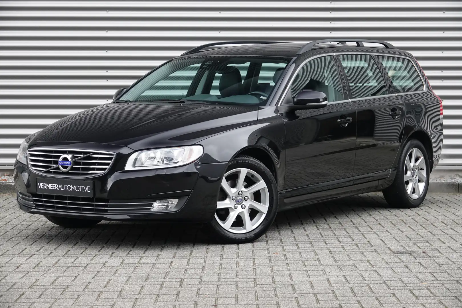 Volvo V70 1.6 T4 Nordic+ | Navi | Leder | Bluetooth | Stoelv Noir - 1