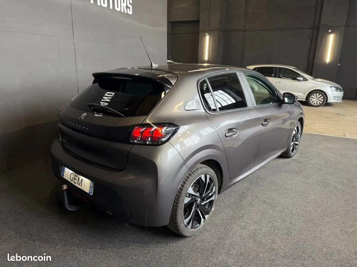 Peugeot 208 II 1.5 HDi Allure 100CV 6 Vitesses Faible kilométrage CarPlay Entretiens à jour Reprises s Gris - 2