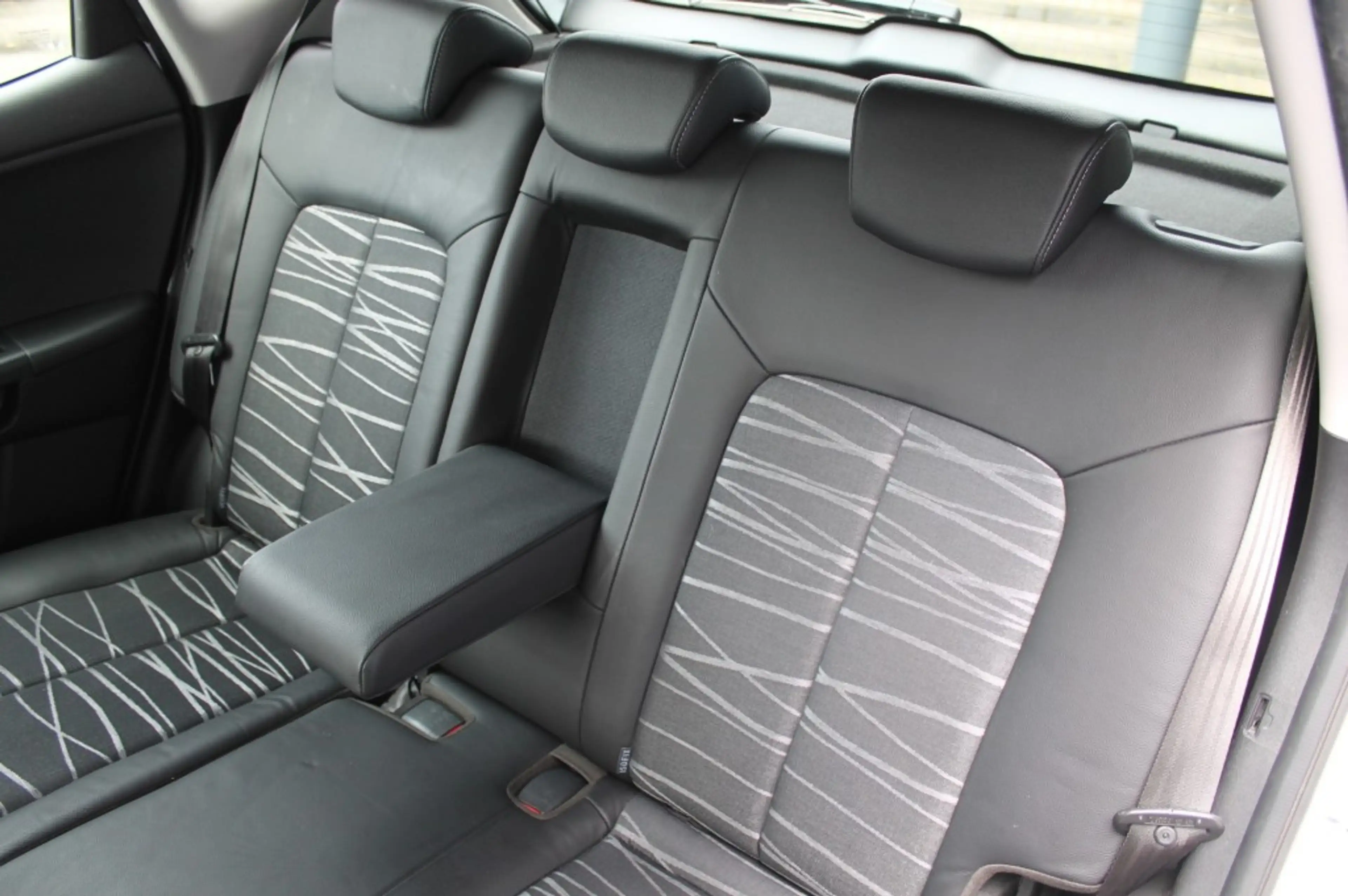 Kia Venga 1.4 CVVT Dynamic Plus Line Navigatie - 1e Eigenaar — photo 12