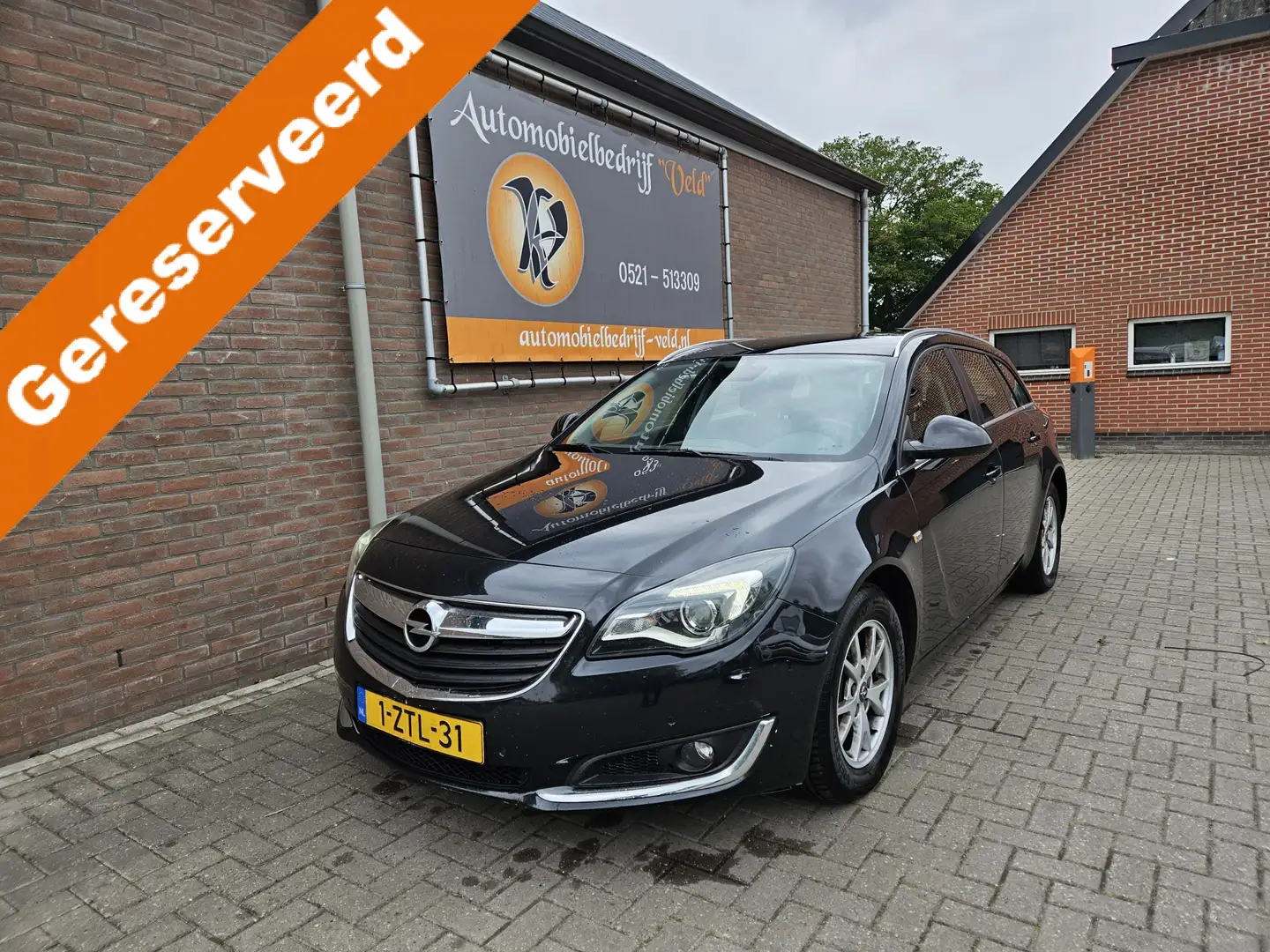 Opel Insignia Sports Tourer 2.0 CDTI EcoFLEX Business+ Zwart - 1