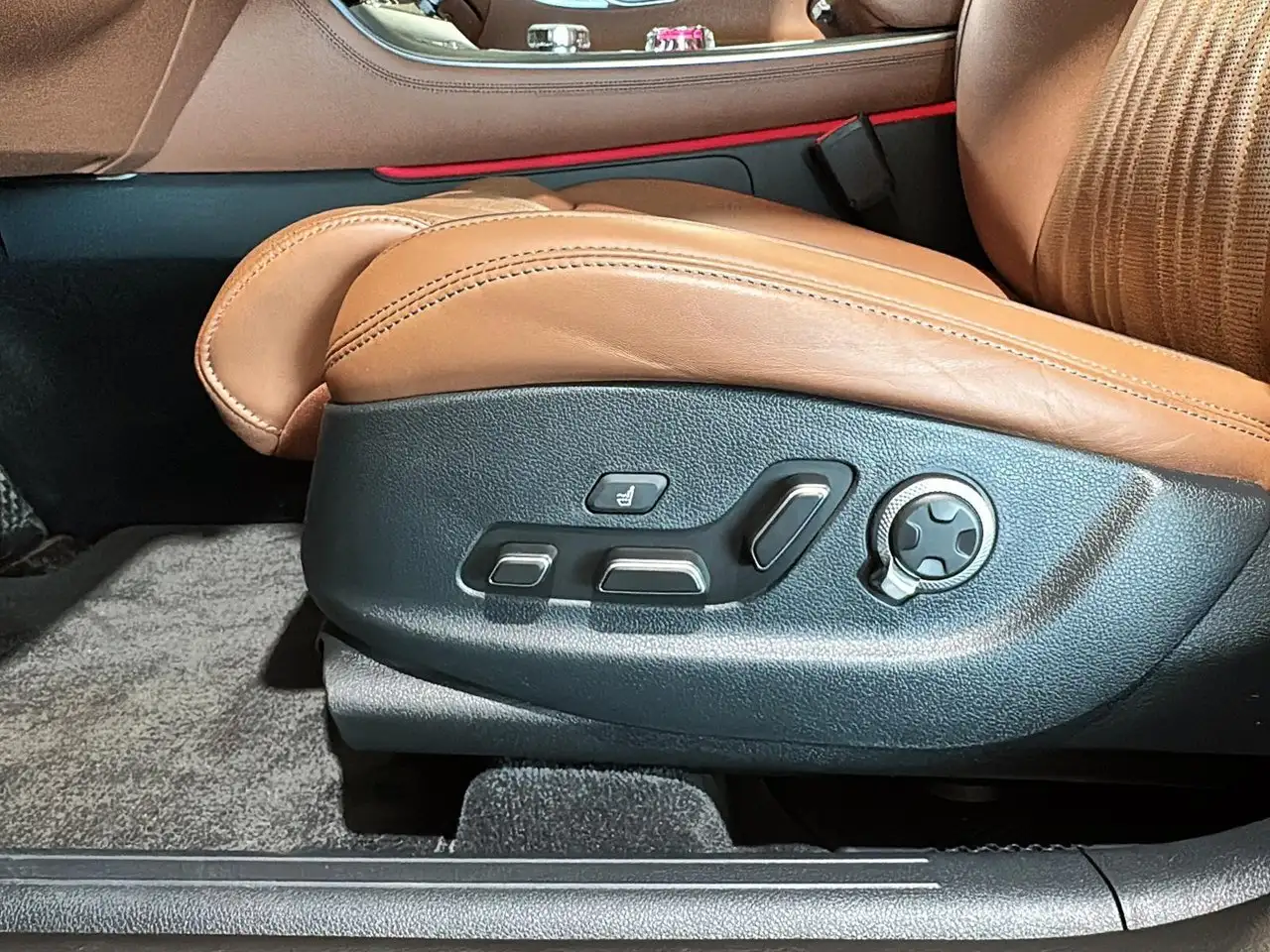 Genesis GV70 снимка Genesis GV70