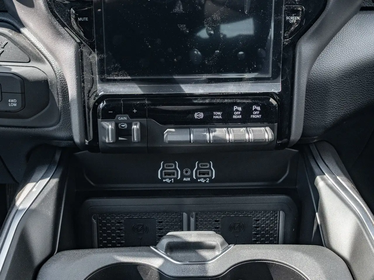 RAM 2500 снимка RAM 2500