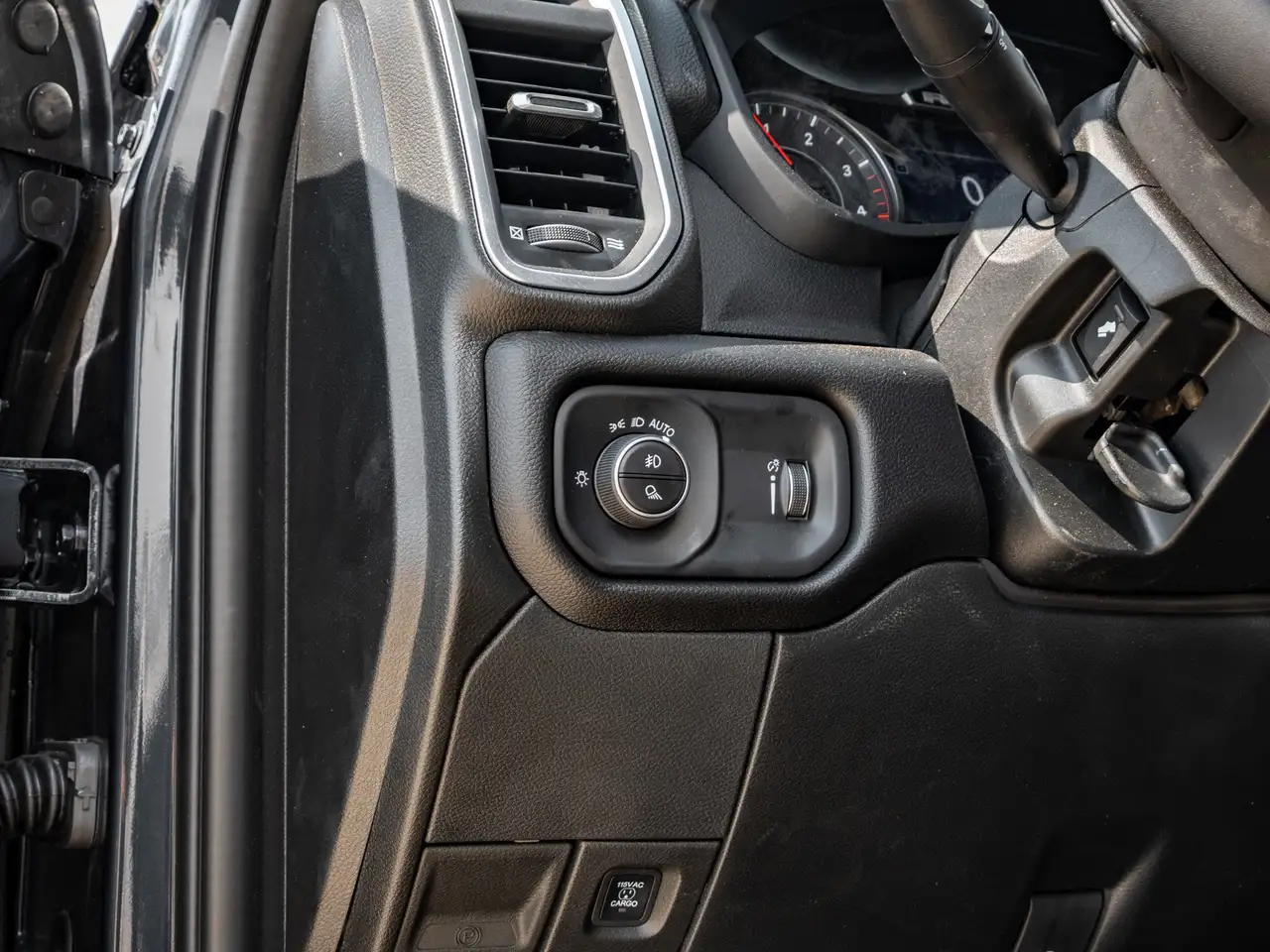 RAM 2500 снимка RAM 2500
