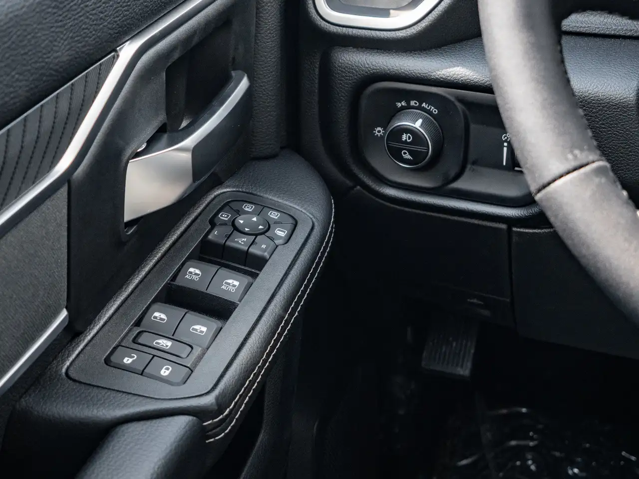 RAM 2500 снимка RAM 2500