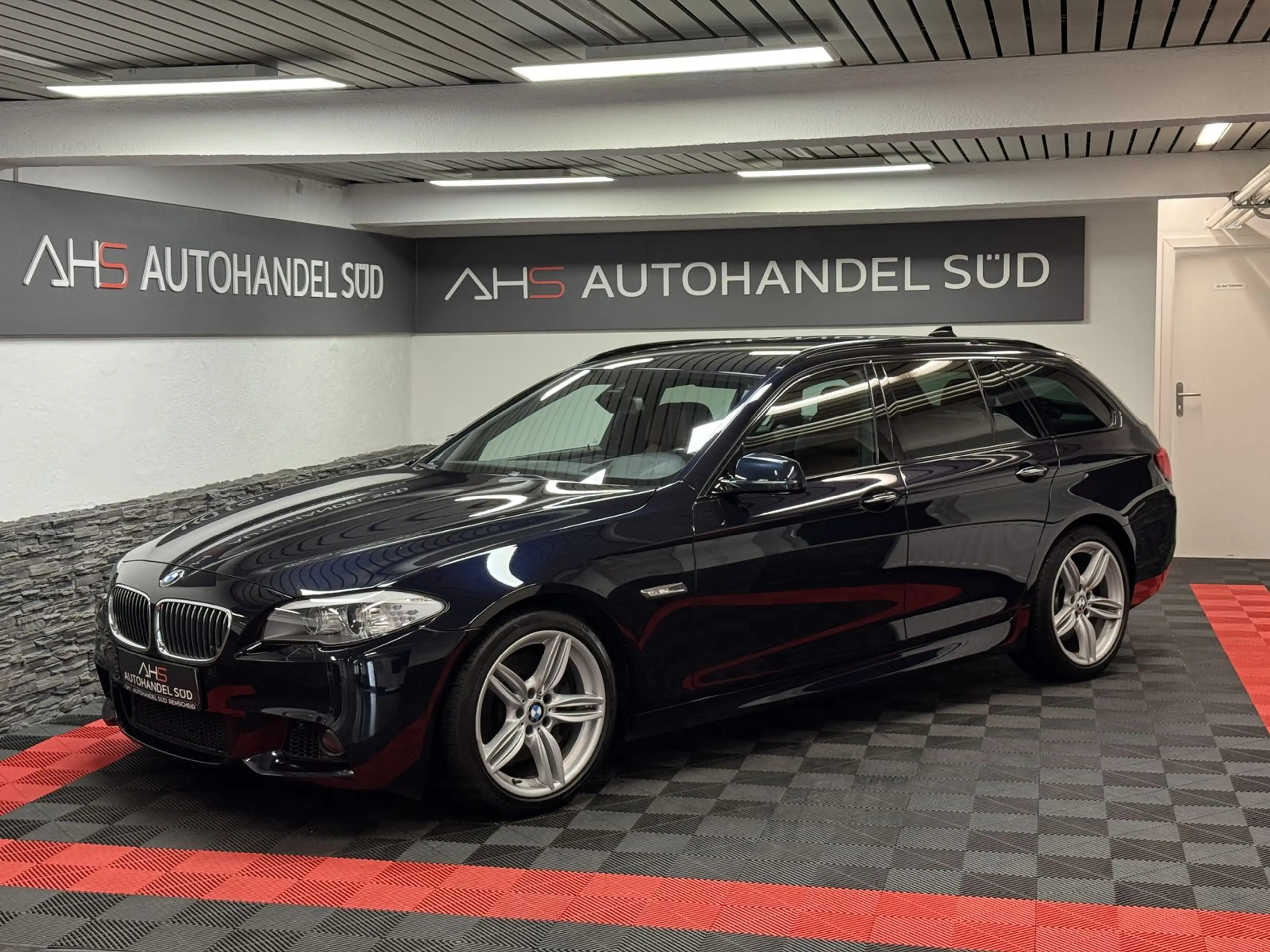 BMW 530 d*M-PAKET*HUD*AHK*STHZG*