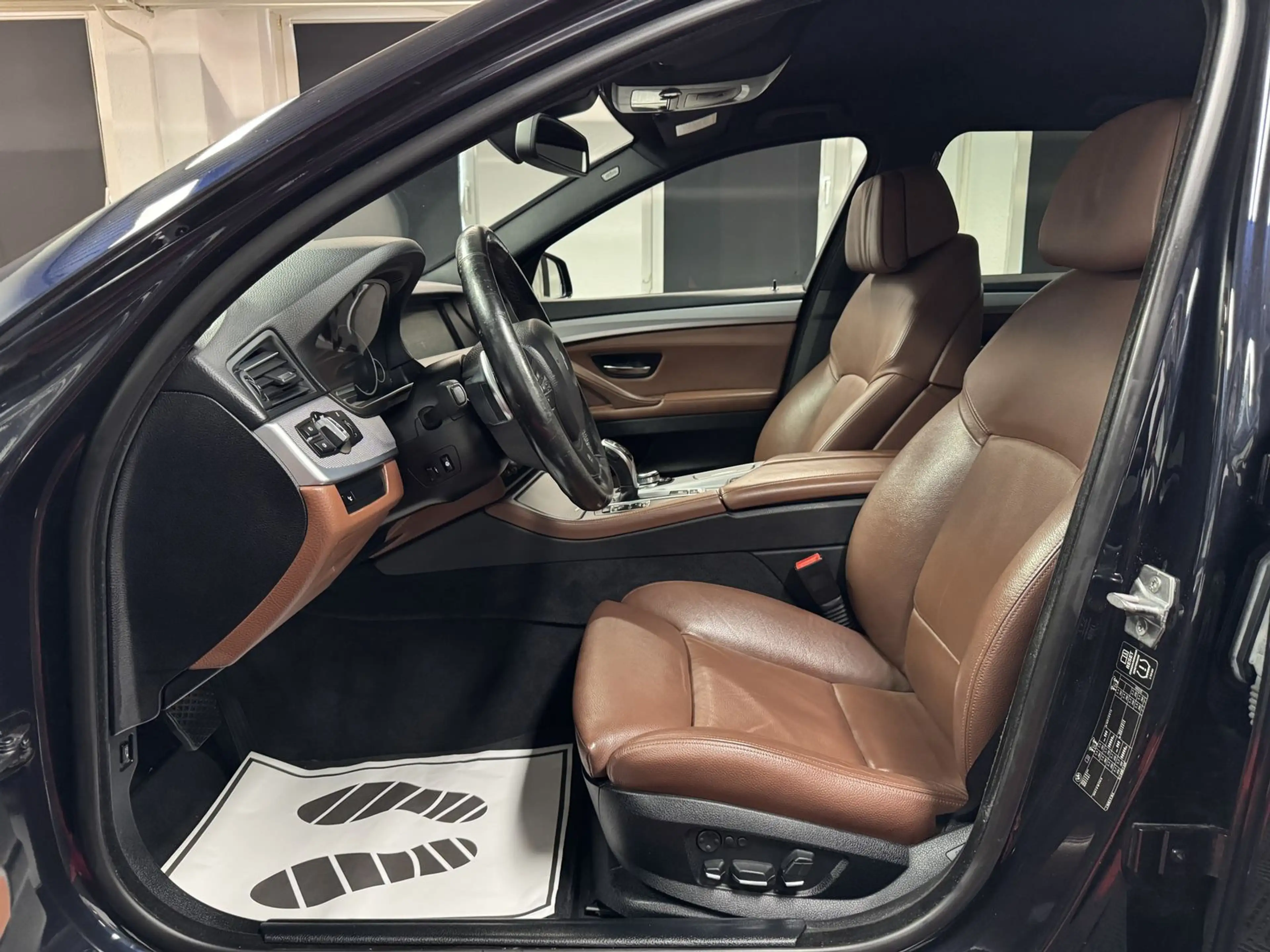 BMW 530 d*M-PAKET*HUD*AHK*STHZG* — photo 10