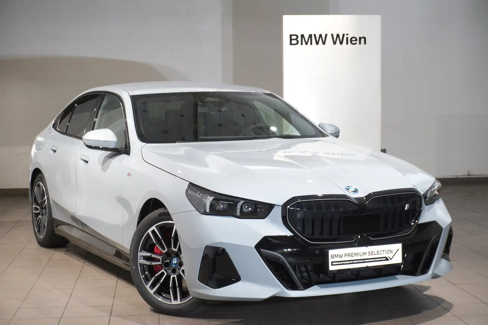 BMW i5 i5 eDrive40 Grijs - 1