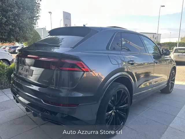 Audi Q8 view 4