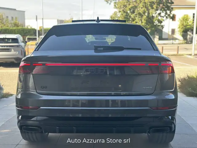 Audi Q8 view 5