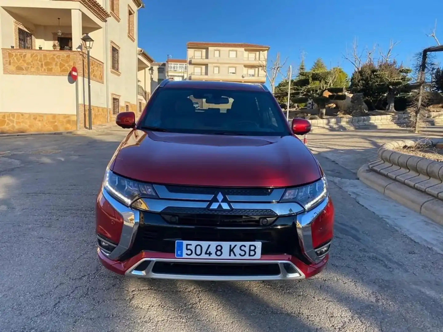 Mitsubishi Outlander PHEV Kaiteki 4WD Красный - 1