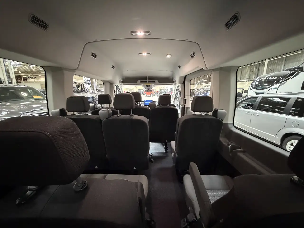 Ford Transit Passenger Wagon снимка Ford Transit Passenger Wagon