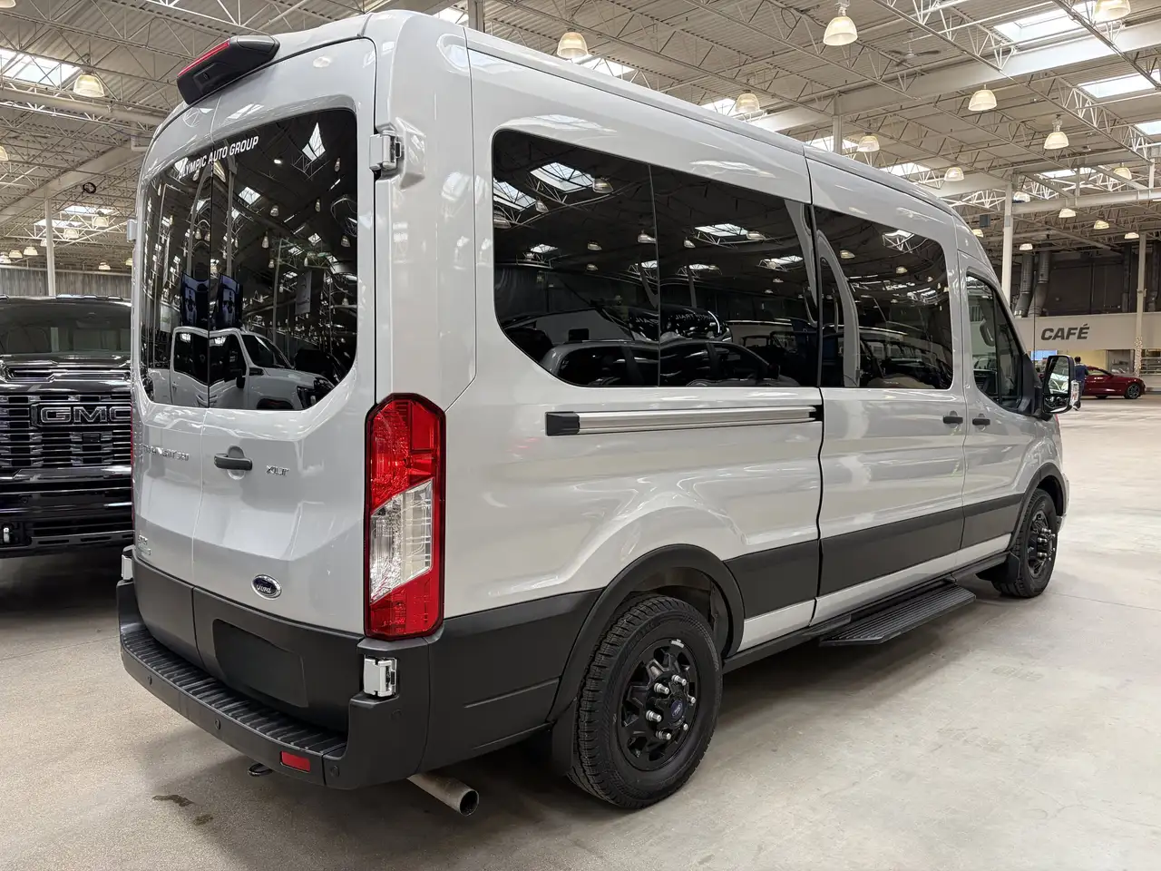 Ford Transit Passenger Wagon снимка Ford Transit Passenger Wagon