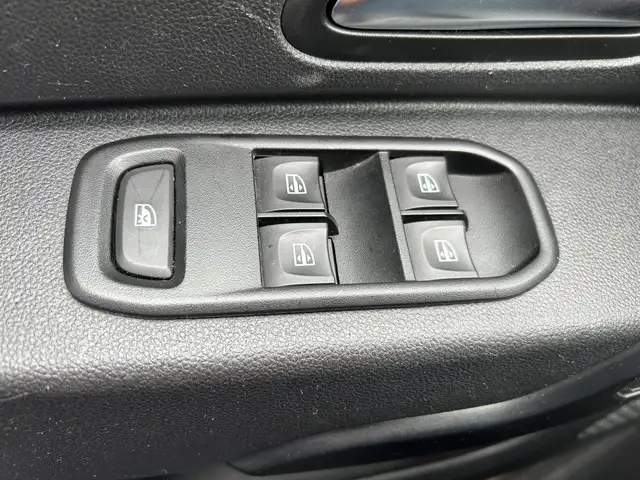 Dacia Duster view 11