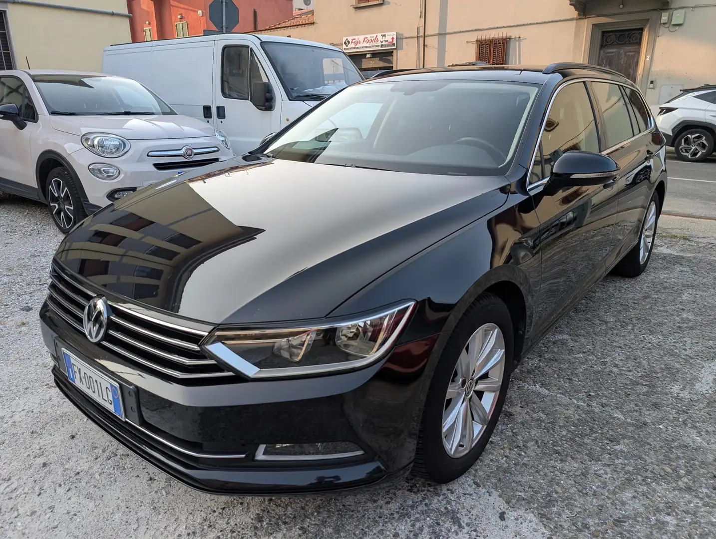 Volkswagen Passat Variant 1.6 TDI Business Line 120cv DSG IVA ESPOSTA Nero - 1