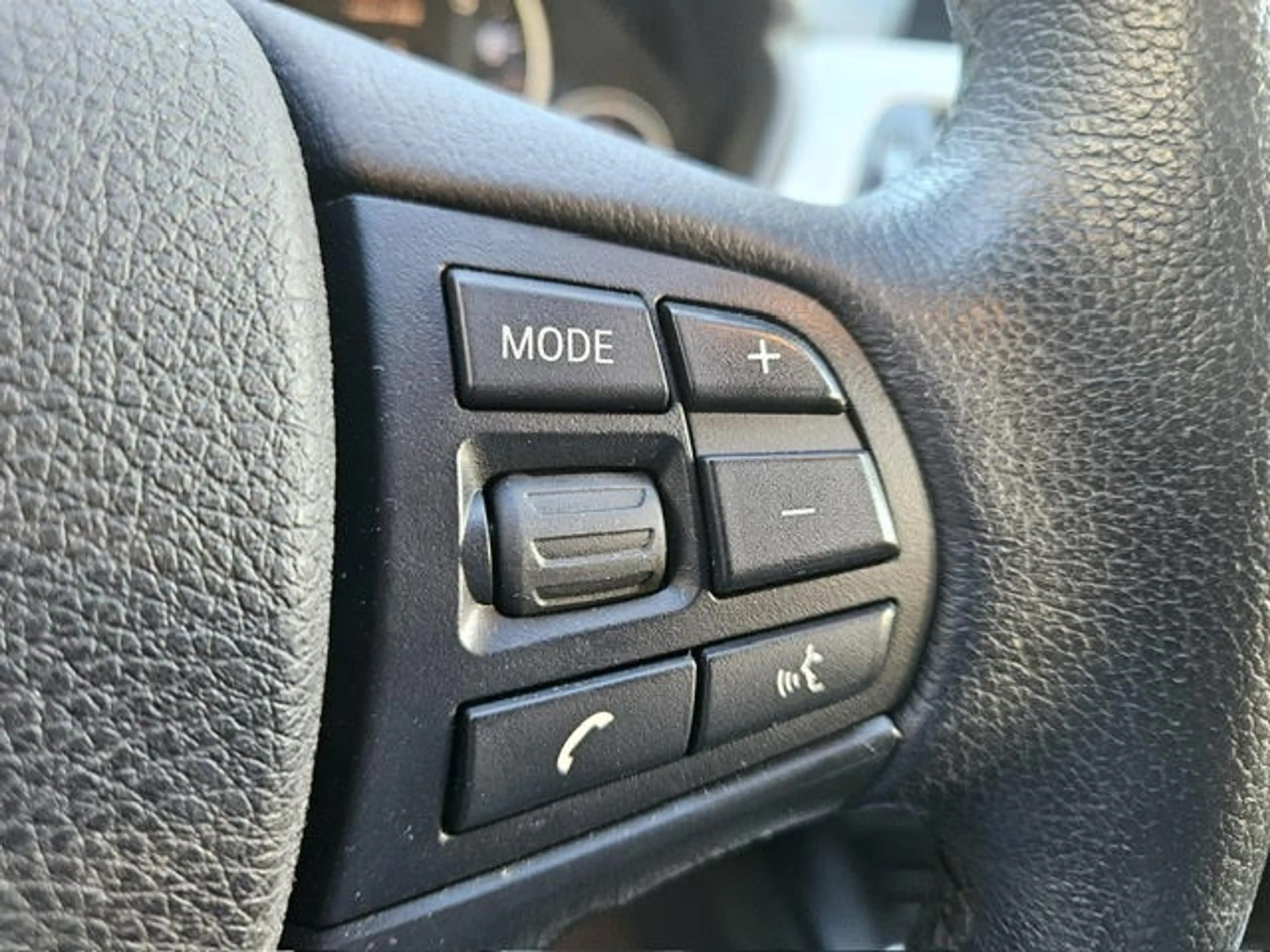 BMW 318 318i — photo 14