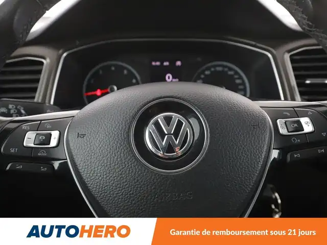 Volkswagen T-Roc view 19