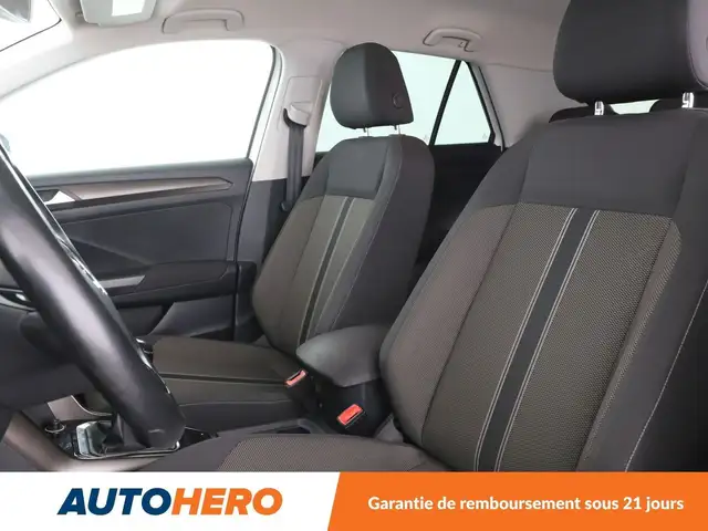 Volkswagen T-Roc view 10