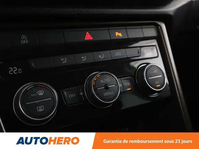Volkswagen T-Roc view 26