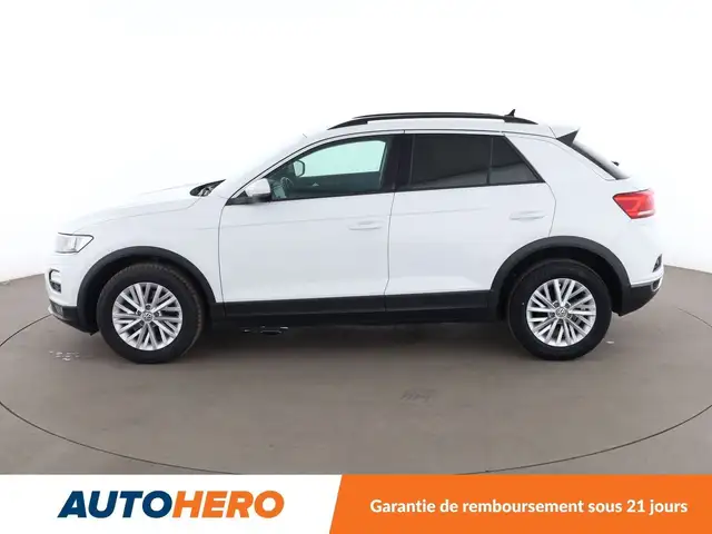 Volkswagen T-Roc view 3