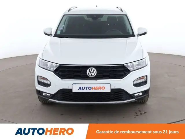 Volkswagen T-Roc view 9