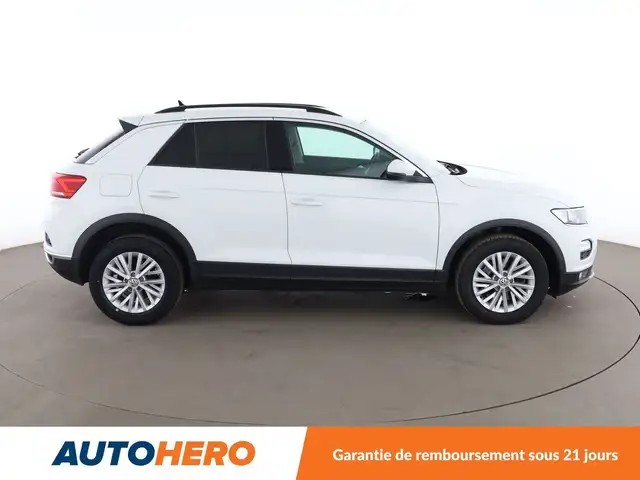 Volkswagen T-Roc view 7
