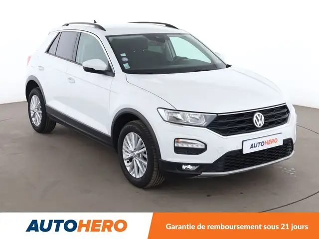 Volkswagen T-Roc view 8