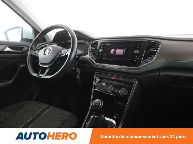 Volkswagen T-Roc view 13