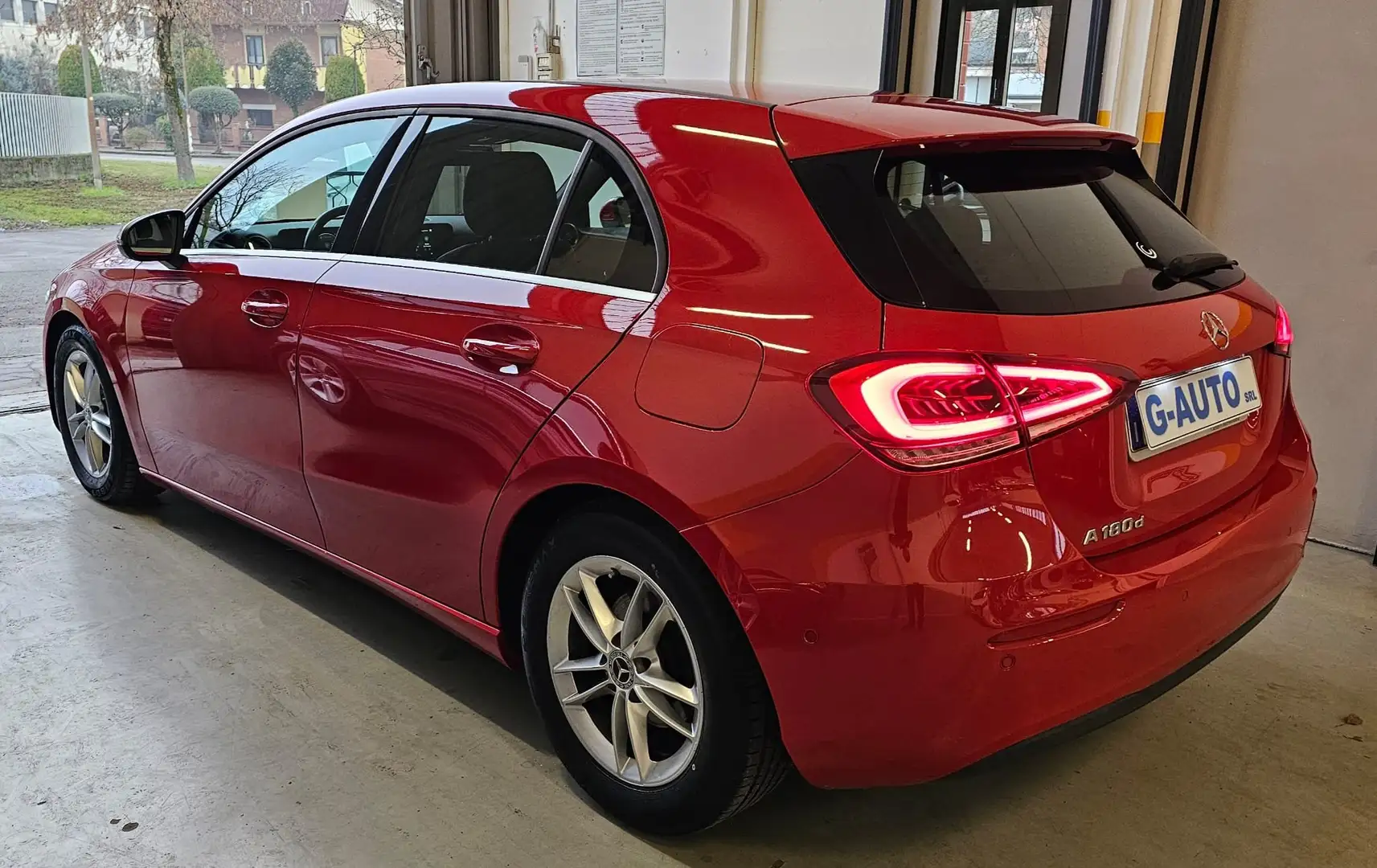Mercedes-Benz A 180 Classe A -  2019 d Premium auto Rouge - 2