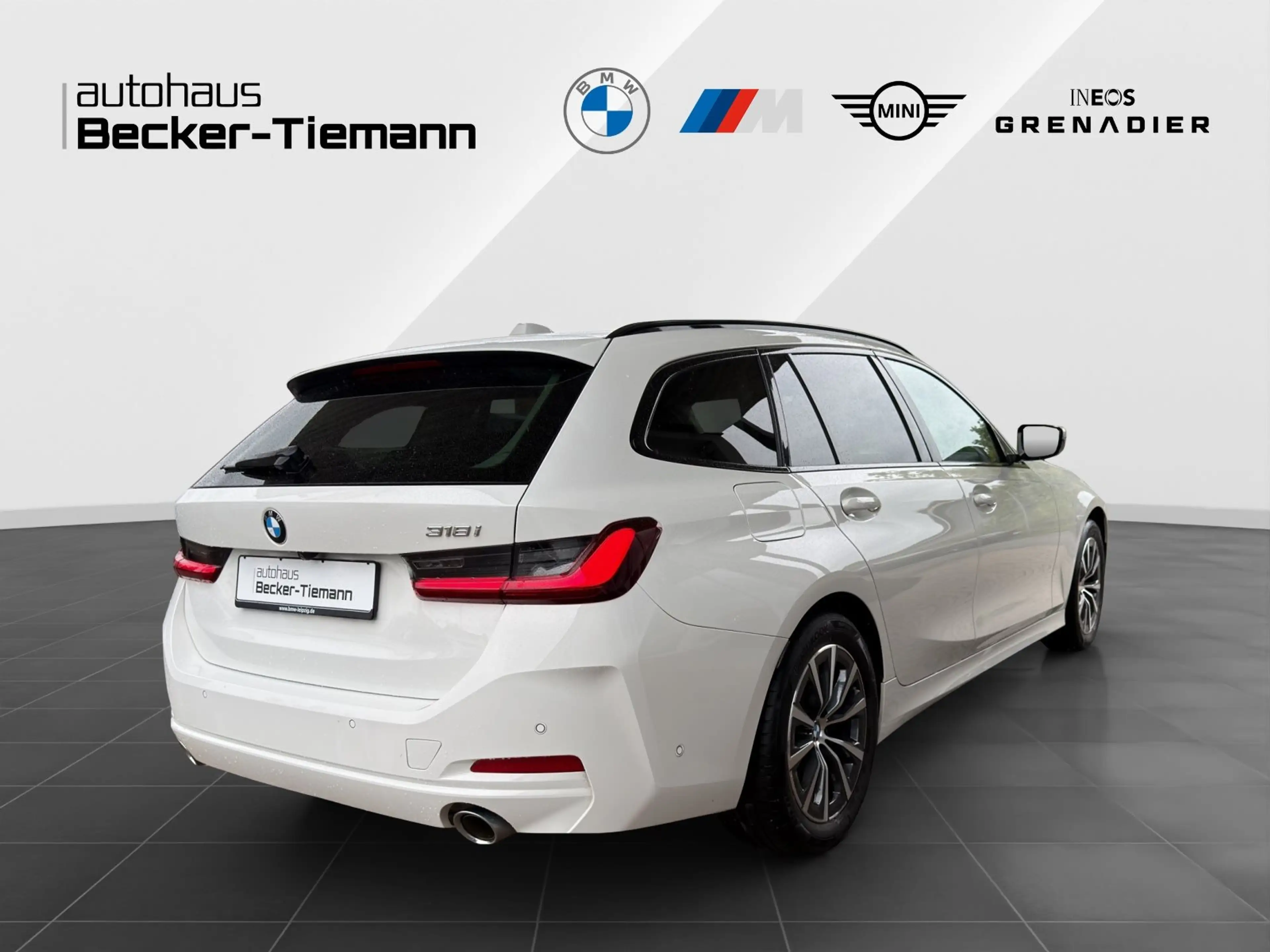 BMW 318 i Tour| AppleCarPlay| HiFi| AHK| Sportsitze| Kamer — photo 6