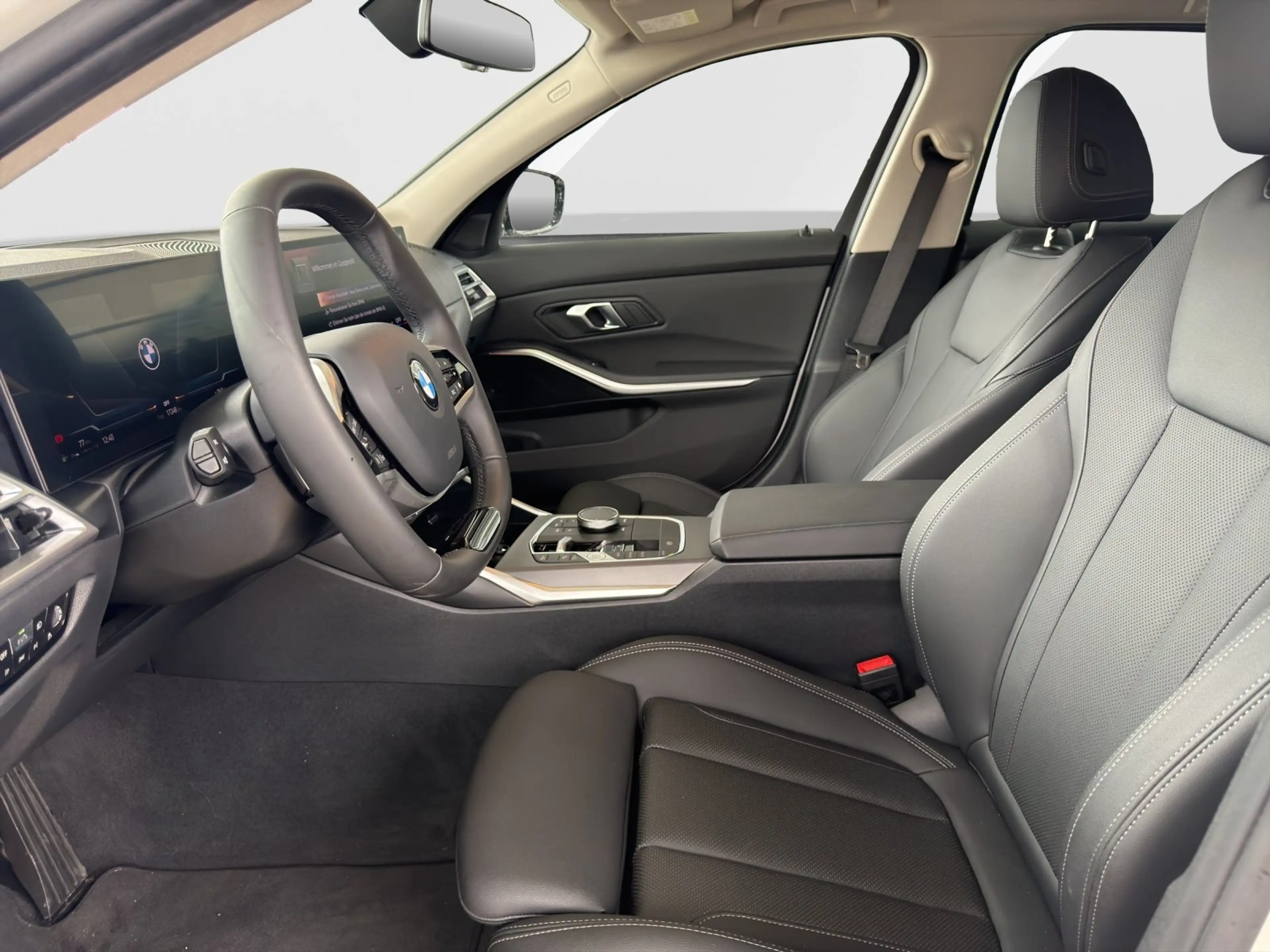BMW 318 i Tour| AppleCarPlay| HiFi| AHK| Sportsitze| Kamer — photo 11