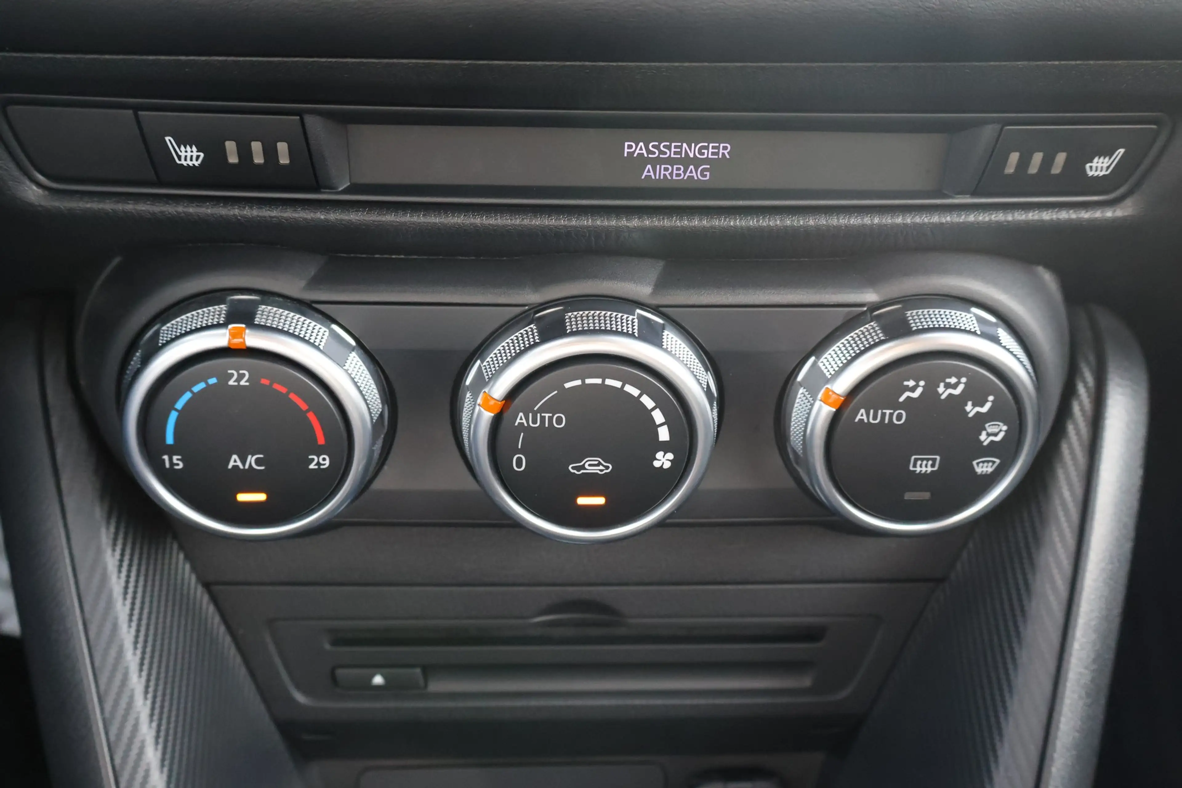 Mazda CX-3 2.0 Center-Line LED SHZ Tempomat AHK — photo 17