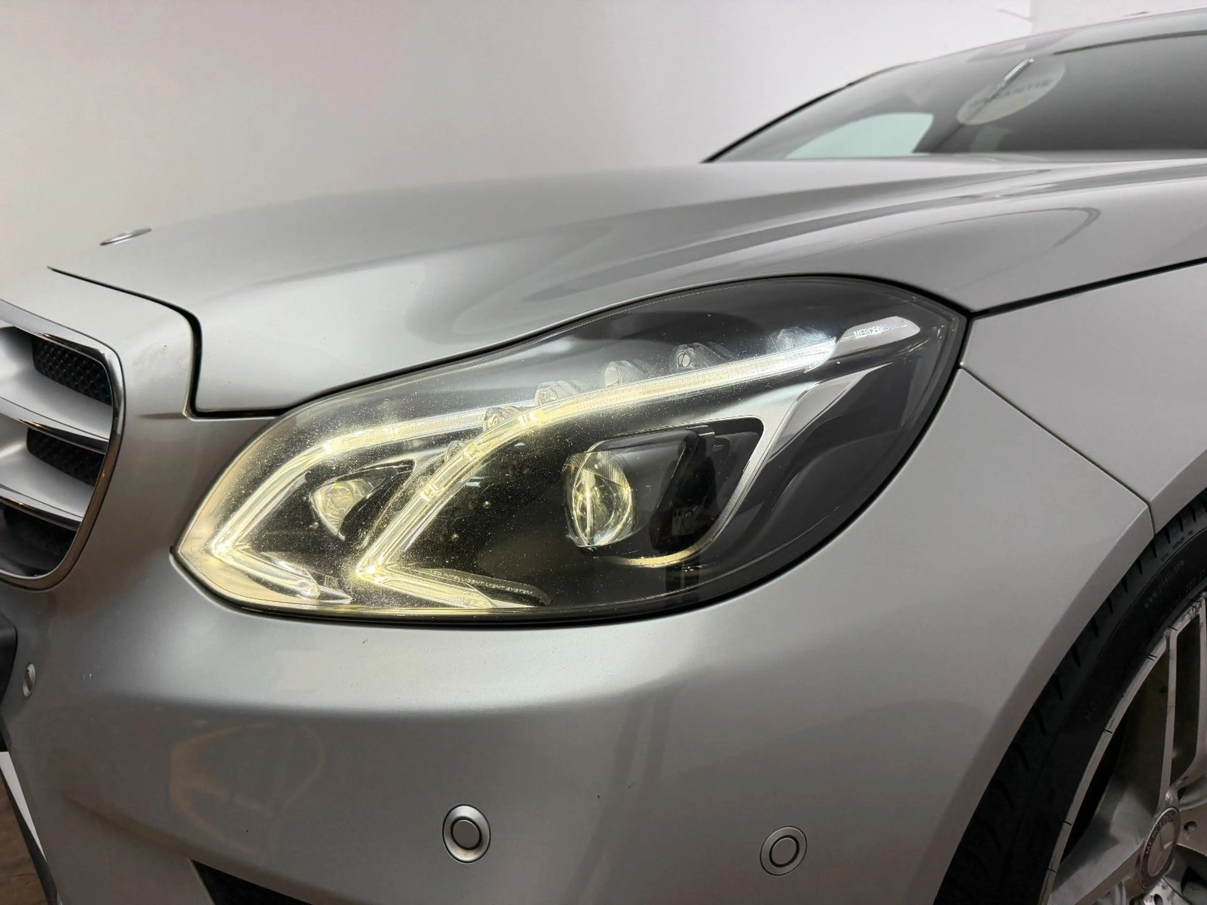 Mercedes-Benz E 200 T AMG/LED/LEDER/2.HD/SPORTSITZE/NAVI — photo 13